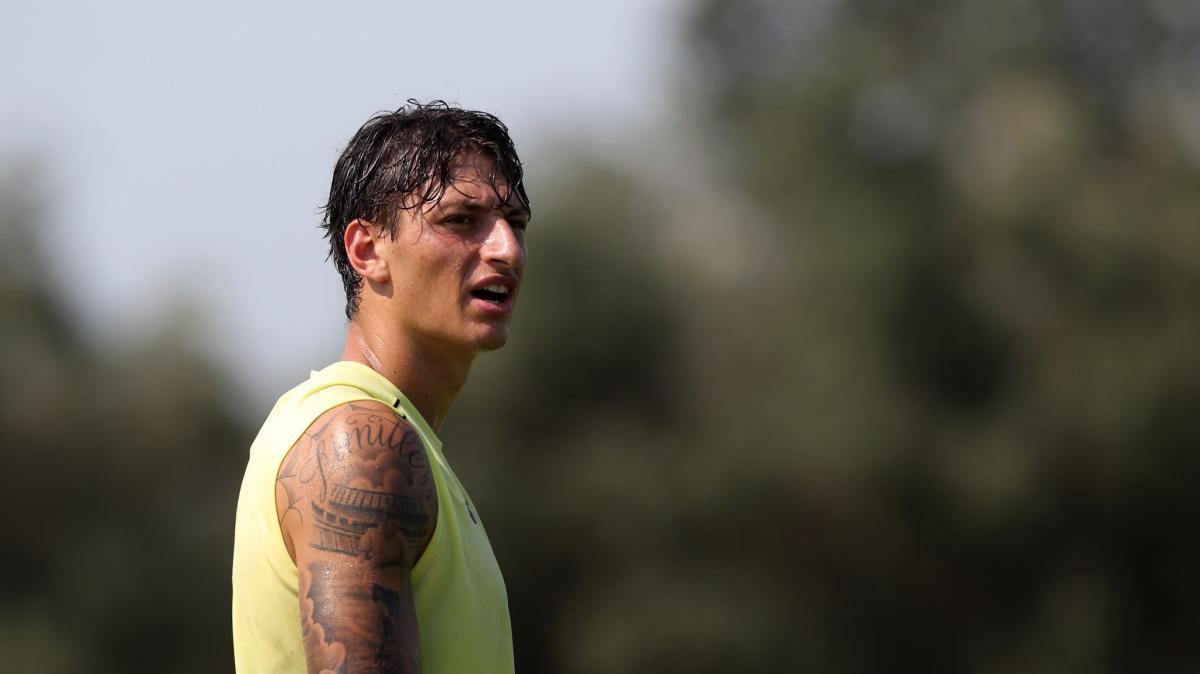 Lazio, a Formello i giocatori combattono il caldo: la reazione dei tifosi