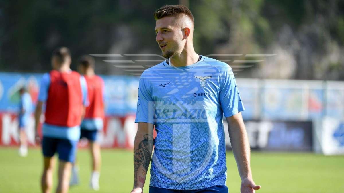 AURONZO GIORNO 14 - Lazio, Milinkovic si diverte: il siparietto con gli irrigatori