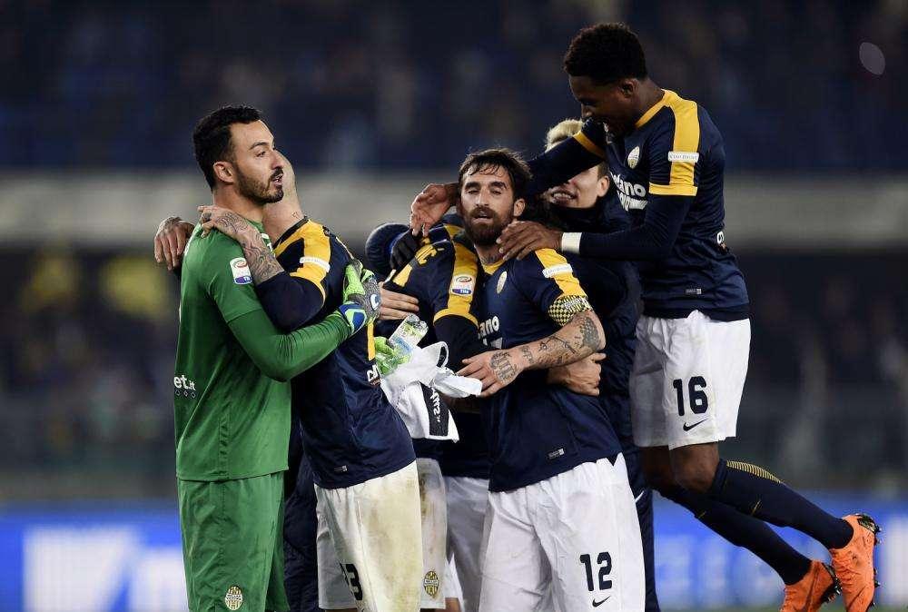 Serie B, il Verona elimina il Pescara e vola in finale: lo aspetta il Cittadella