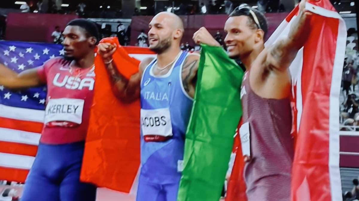 Tokyo 2020, Jacobs di nuovo in pista contro le accuse. La compagna: "Un po' rosica"