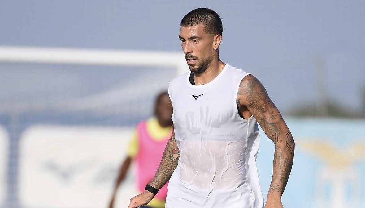 Lazio, è coffee break: il siparietto tra Cataldi e Zaccagni - FOTO