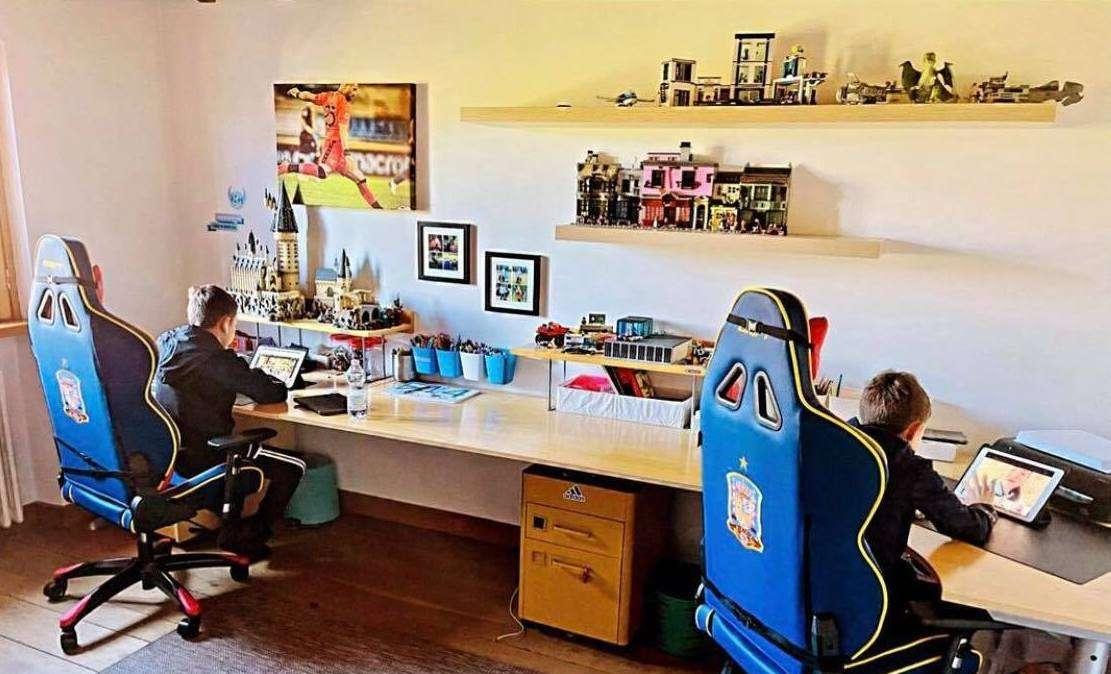 Lazio, lady Reina e Luis Alberto alle prese con i figli in DAD  - FOTO 