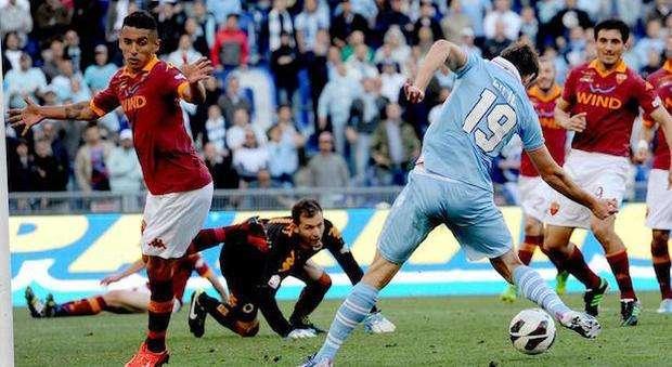 Lazio - Roma, da Piola "insanguinato" a Klose al 93': gli storici derby tra gol ed emozioni