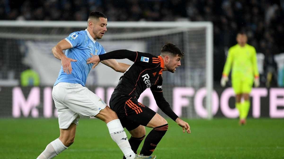 PAGELLE Lazio-Como: squadra in balia, Marusic si distrae subito. L'attacco è sterile...
