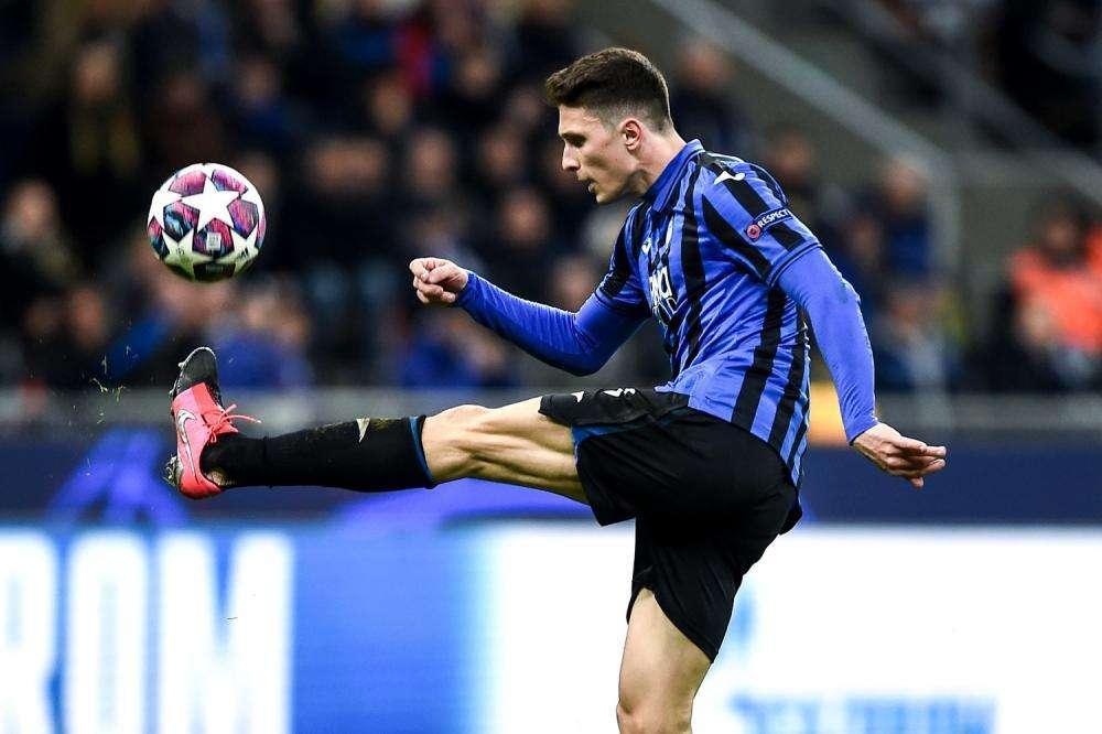 Atalanta, Caldara: "Il campionato va finito, giochiamo anche tutta l'estate!"