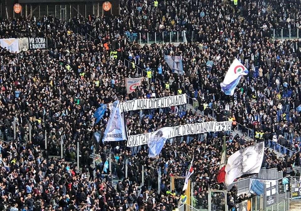 Lazio, la Curva Nord non dimentica: "Giustizia per le vittime di Rigopiano" - FOTO