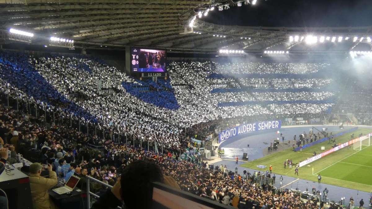 Lazio, spettacolo Curva Nord: "Memento audere semper" - VIDEO 