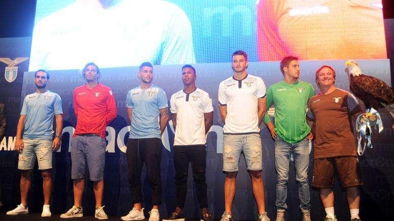 La Lazio presenta le nuove maglie, Keita e Djordjevic: "Vogliamo la Champions!" - FOTO&VIDEO