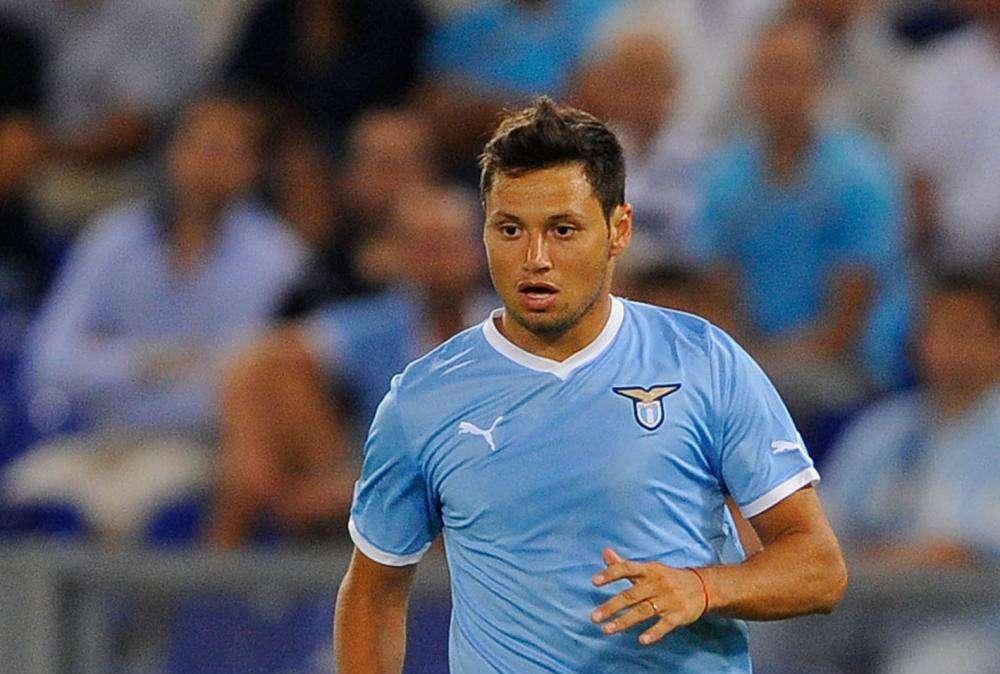 Zàrate: sondaggio del Liverpool, l'Arsenal ci pensa ancora, "troppo caro per il Genoa". Poi in serata Bozzo assicura: "Resta al 99%"