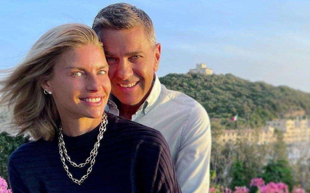 Martina Colombari riavvolge il nastro: "Costacurta? Le altre wags neanche mi salutavano"