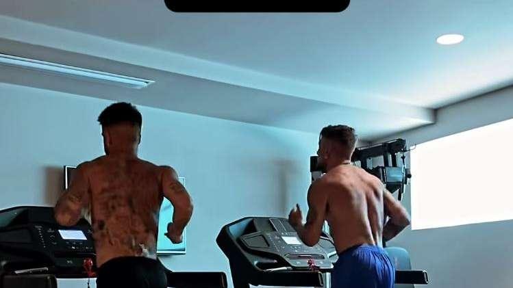 Immobile e Insigne, non solo risate a Ibiza: i due si allenano sul tapis roulant - FT