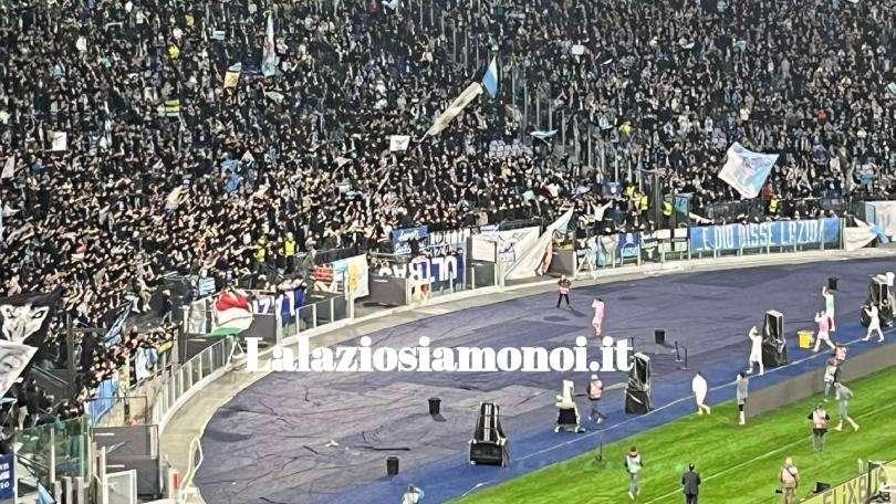 Lazio, la Curva Nord chiama la squadra sotto al settore: la risposta dei calciatori