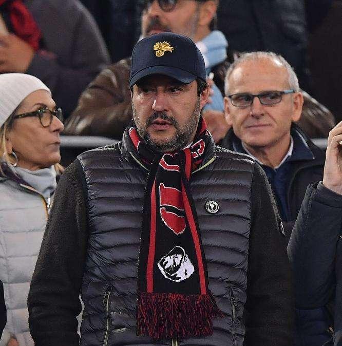 Milan, botta e risposta tra Suso e Salvini: “Spero che Babbo Natale…” 