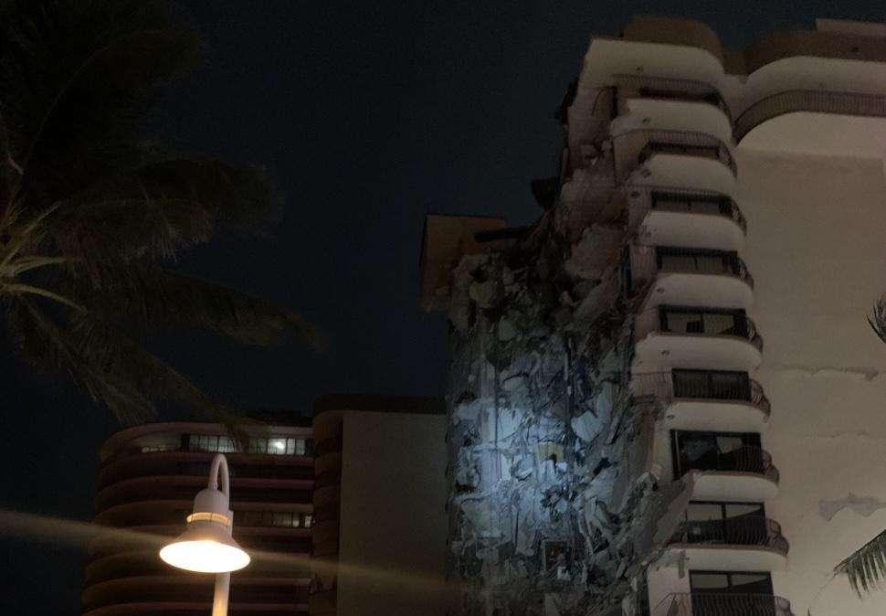 Miami palazzo crollato, oltre 100 dispersi: è corsa contro il tempo 