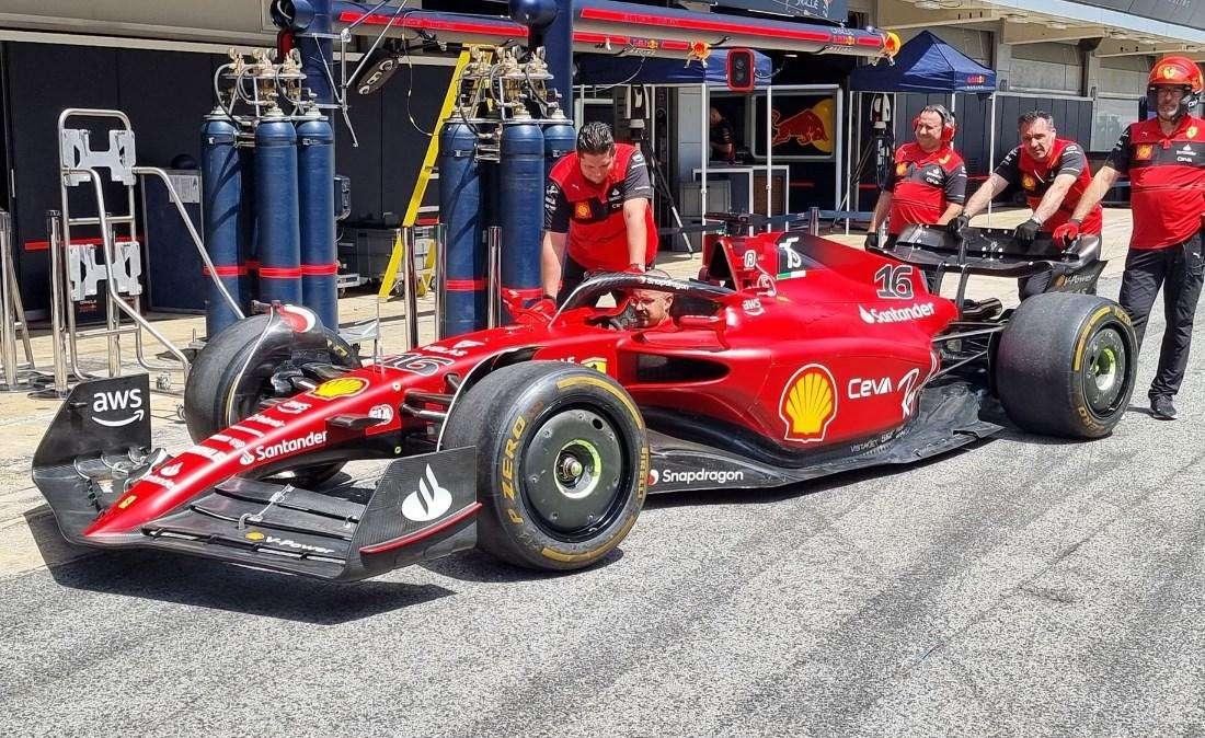 F1 | Ufficiale, la Ferrari è stata aggiornata: Leclerc e Sainz sorridono