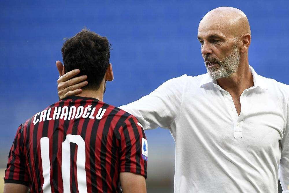 Milan, Calhanoglu: "Lazio squadra forte. Noi con forza e cuore, non molliamo mai"