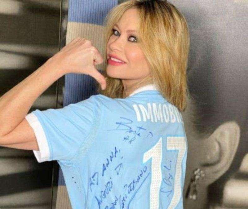 Lazio, Anna Falchi: "Presenterò la nuova maglia". Svelati luogo e data