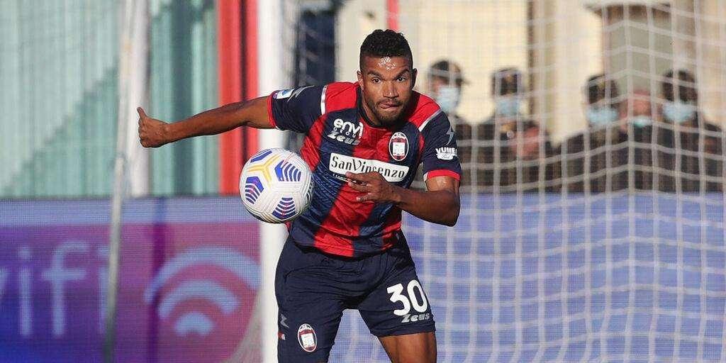 Serie A, prima vittoria per il Crotone: poker allo Spezia di Italiano