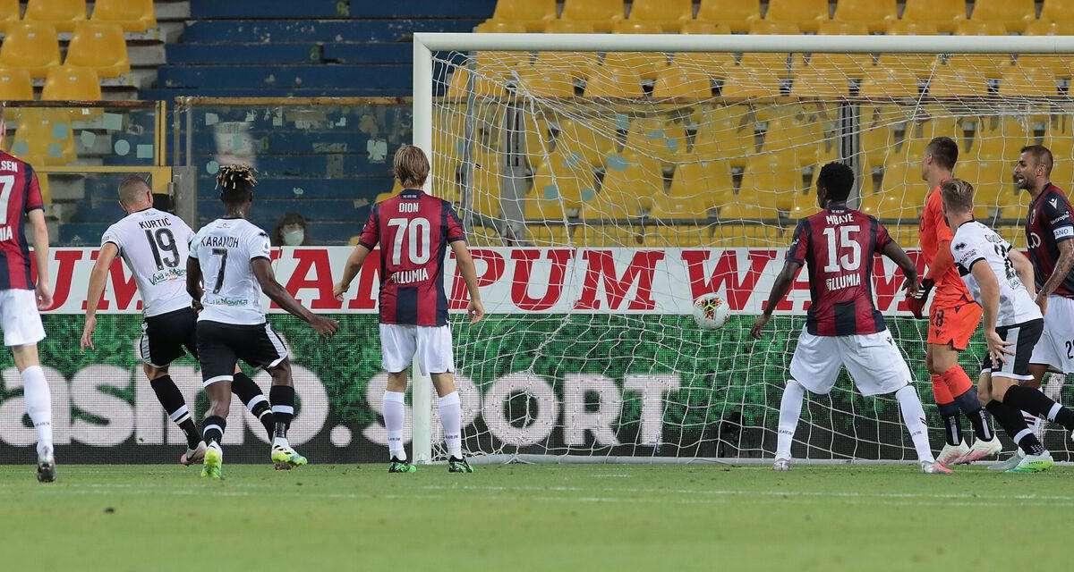 Serie A, Mihajlovic batte Liverani: 4-1 del Bologna sul Parma