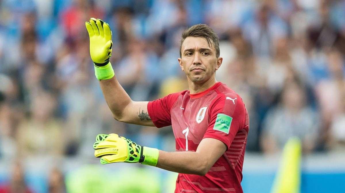 Galatasaray, Muslera e l'errore di Strakosha: "Portieri soli in campo, i nostri errori non sono perdonati"