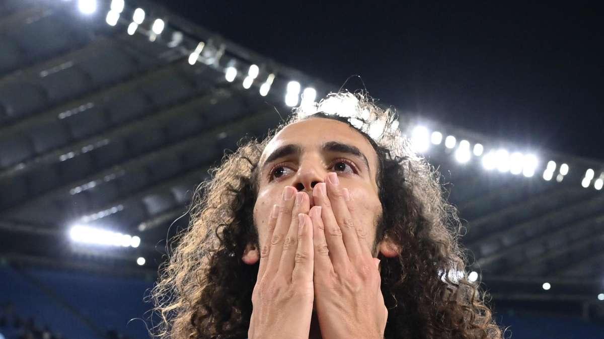 Lazio, Sarri svela: "Un giocatore è venuto nel mio ufficio a piangere"