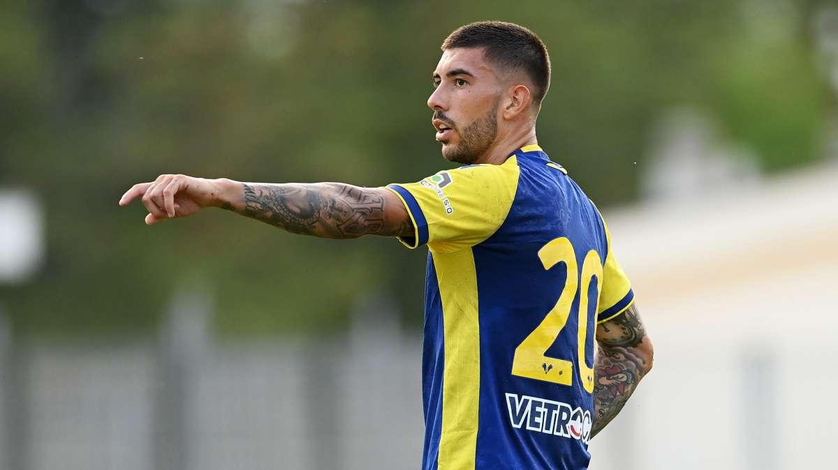 DIRETTA | Calciomercato Lazio, corsa a due per l'esterno. Fares in stand by