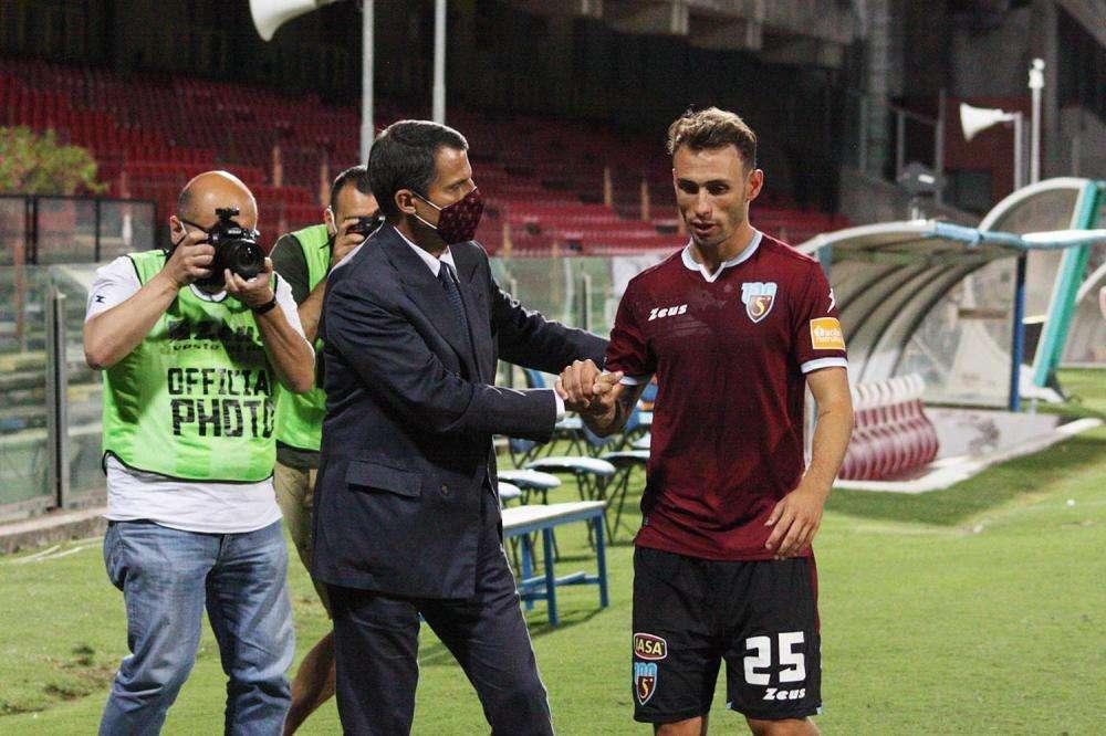 Salernitana, nuovo stop per Lombardi: l'infortunio potrebbe influire sul mercato