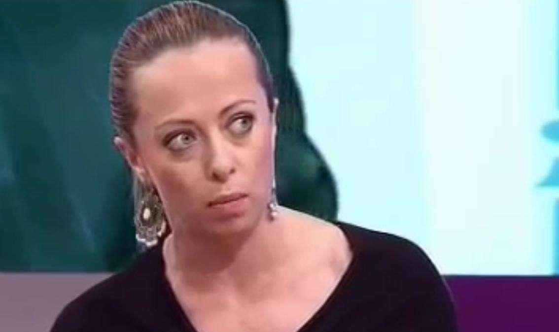 Giorgia Meloni, la sorella Arianna: "Sfatiamo un mito, non siamo della Lazio. Tifiamo..."