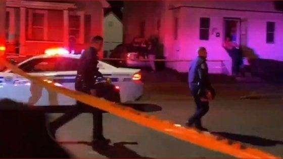 Sparatoria a New York, almeno 16 persone coinvolte: due vittime
