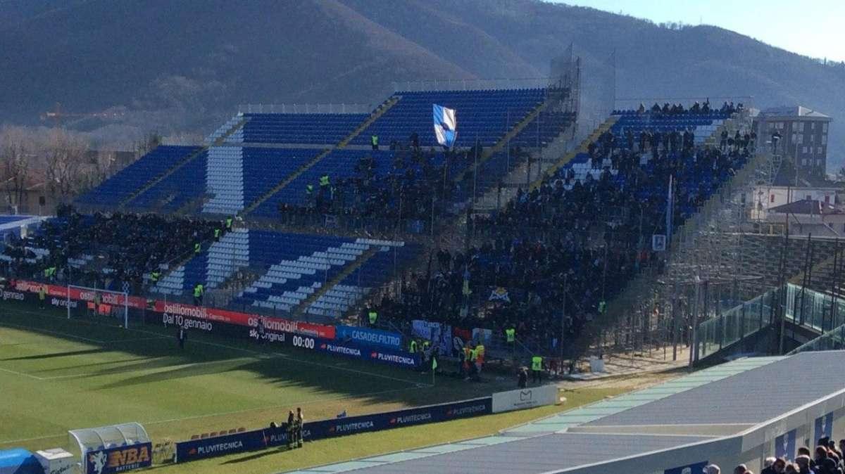 Lazio mai sola: a Brescia la carica dei tifosi biancocelesti - FOTO