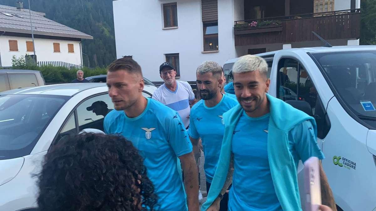 Lazio, il post partita è in pizzeria: la squadra va a cena per fare gruppo - FOTO&VIDEO