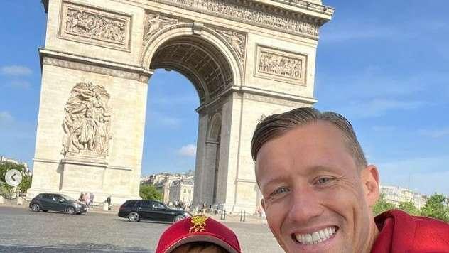 Leiva, 'turista interessato' a Parigi. E spunta un ex compagno... - FOTO