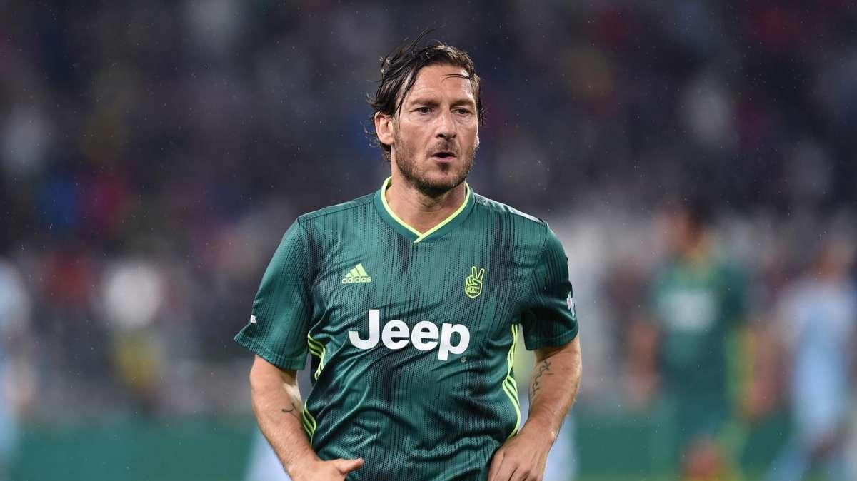 Lazio, intrusione biancoceleste in casa Totti: ecco di chi si tratta