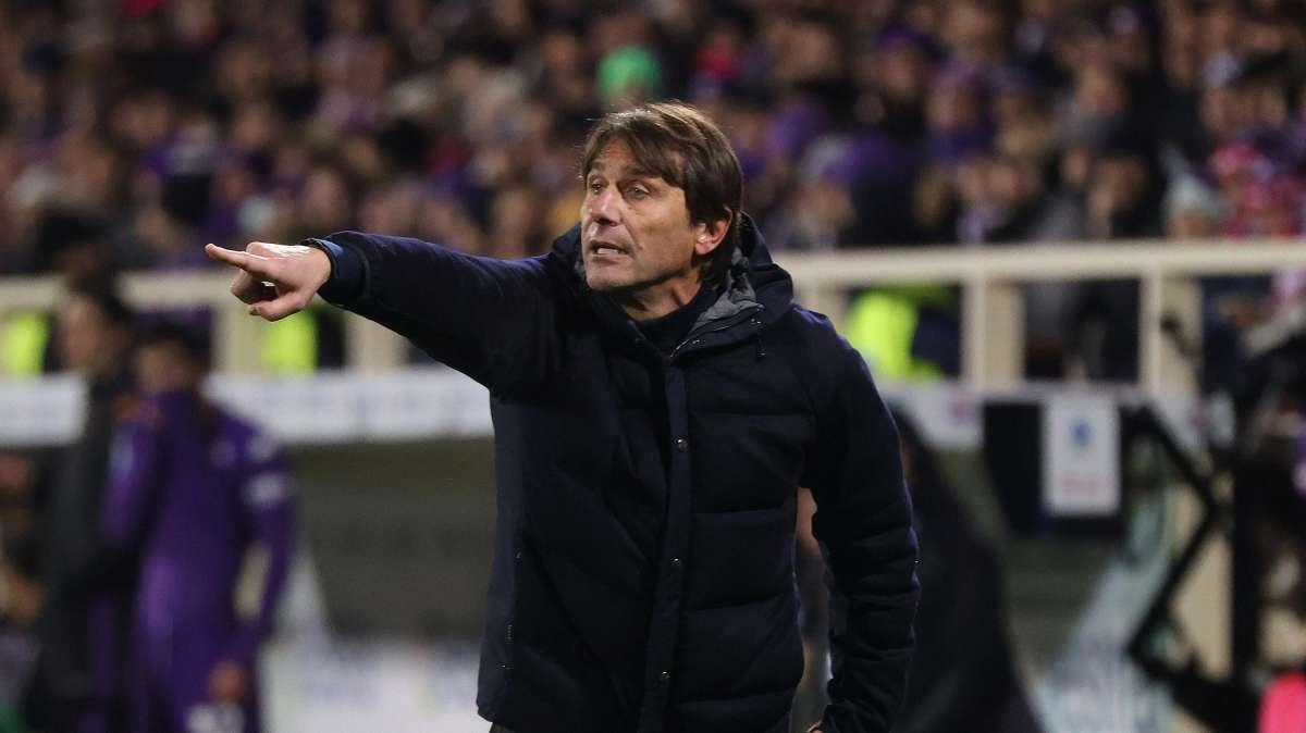 Napoli, Conte: "Siamo in testa, ma non guardiamo gli altri"