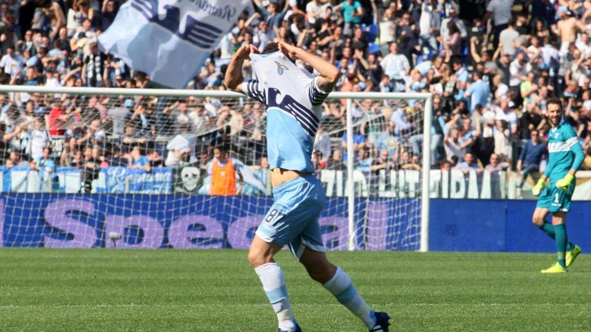 Lazio, la società ricorda il missile di Candreva ai danni dell'Empoli - VIDEO