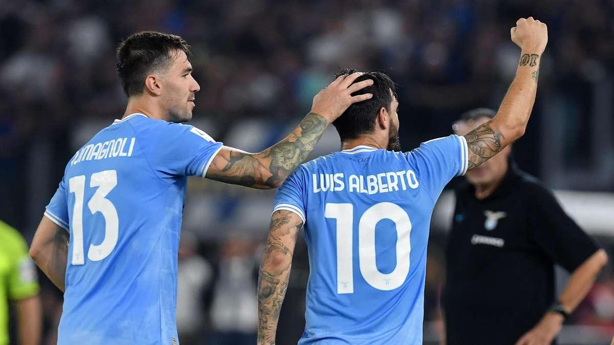 Lazio, la squadra è in Austria: l'arrivo in aeroporto - VIDEO