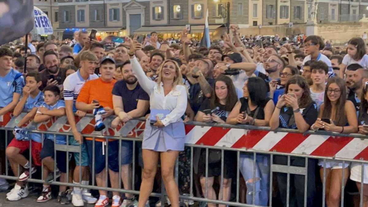 Lazio, siparietto Manzini - Lotito: "Ma chi è sta gente?"