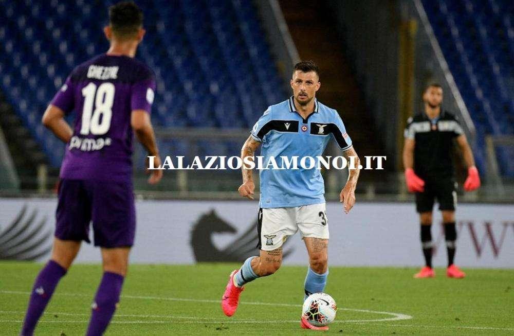 Lazio, Acerbi punge sui social: "E siamo ancora qua!"
