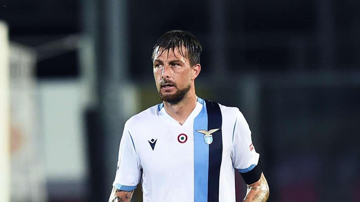 Calciomercato Lazio, grana Acerbi: distanza per il rinnovo. E l’Inter...