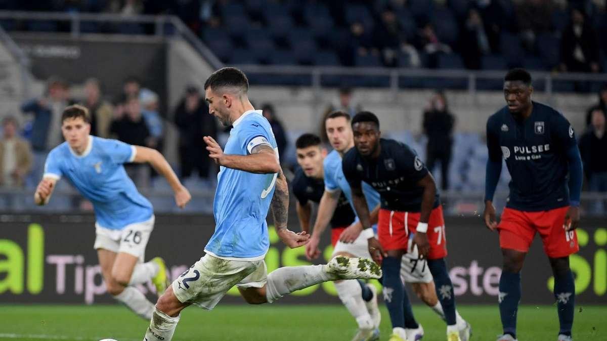 PAGELLE Lazio-Genoa: Cataldi glaciale, Ratkov incide. I centrali soffrono