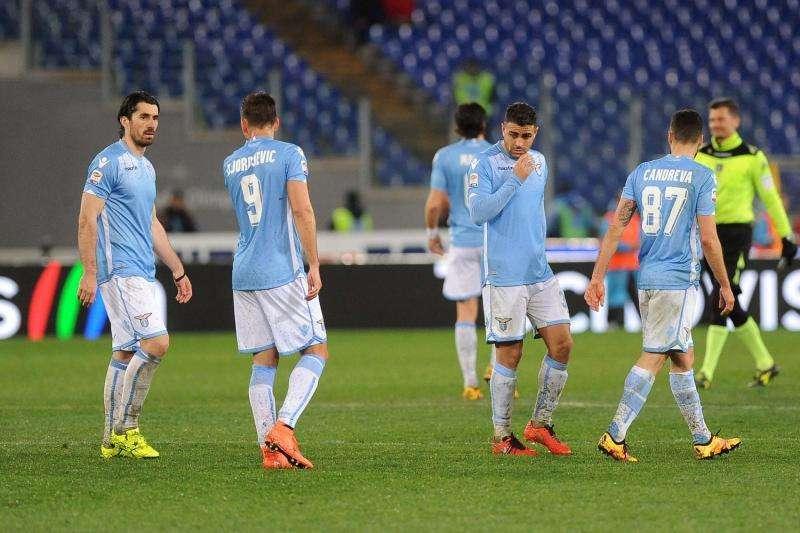 Sparta Praga-Lazio, ululati razzisti: la Uefa apre un'inchiesta. Ecco cosa rischia il club