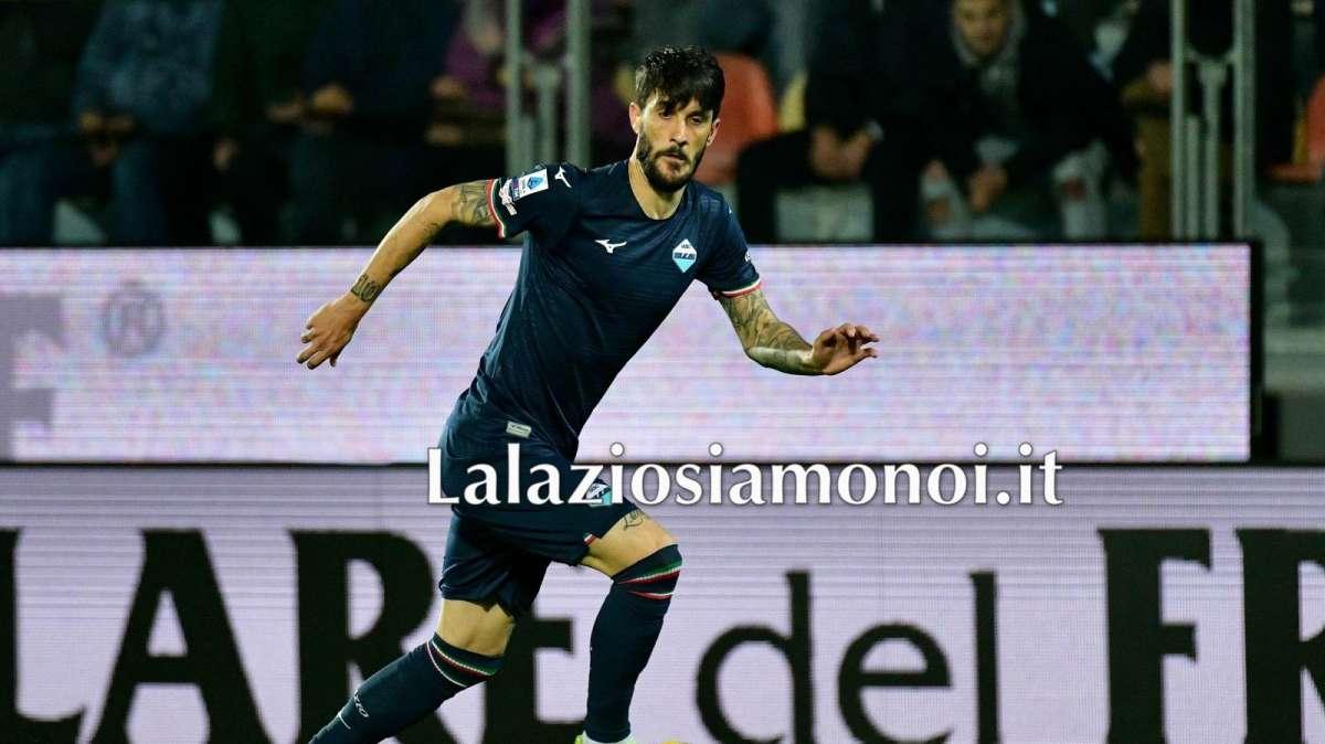Lazio, Luis Alberto e un abbraccio già visto: l’episodio con Mandas - FOTO