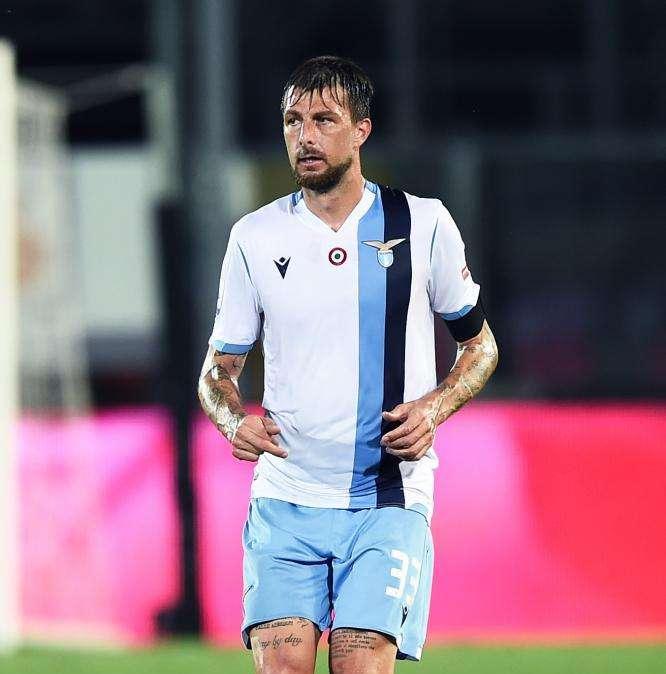 Lazio, Acerbi festeggia i tre punti ma pensa al Milan: "Concentriamoci" - FT