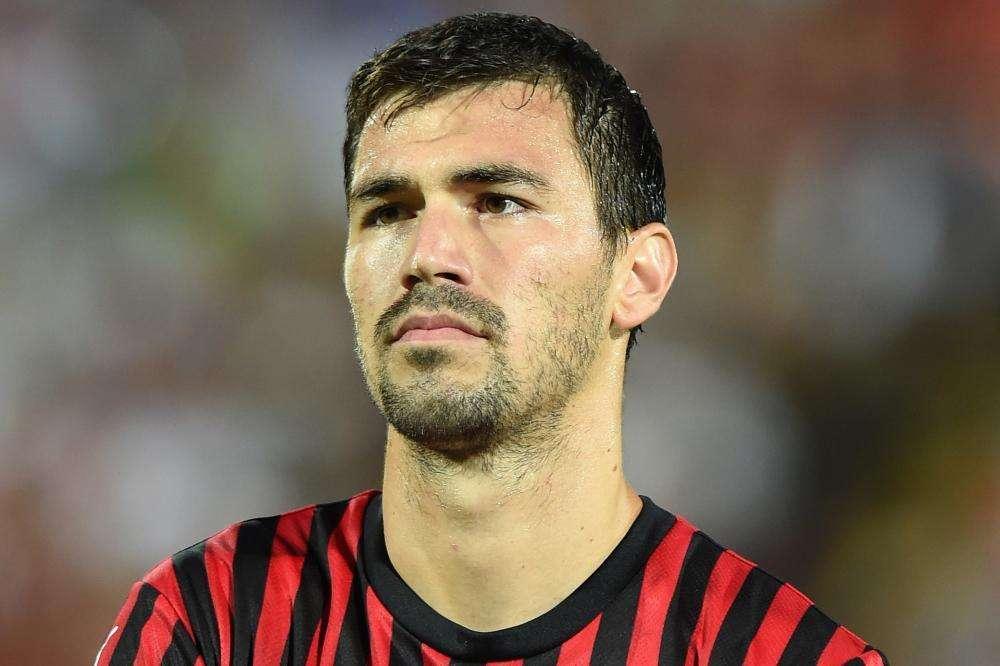Calciomercato Lazio, sirene spagnole per Romagnoli. E il Barcellona...