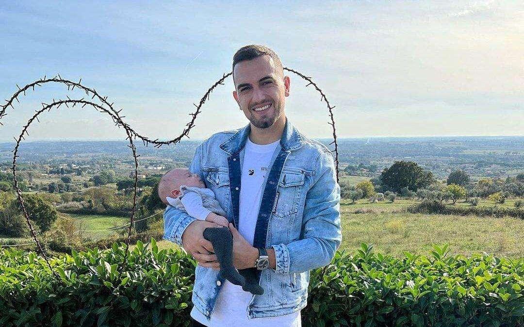 "Amore di papà": Escalante si gode la vita da genitore e il piccolo Luca! - FOTO