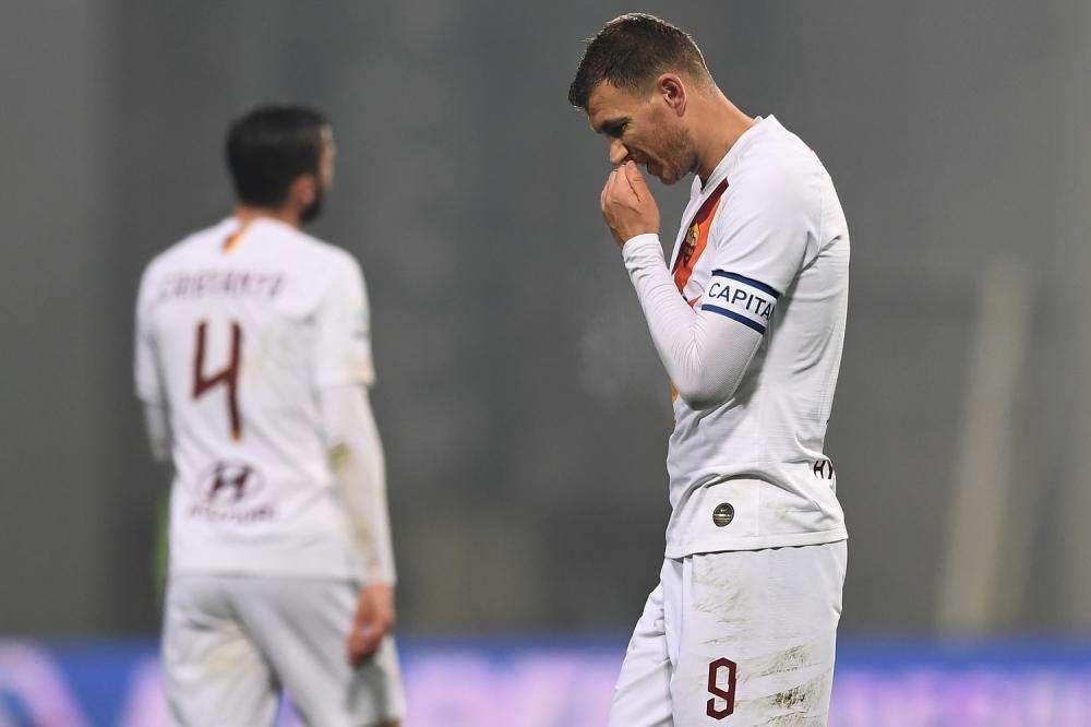 Roma, Fonseca e Dzeko non si capacitano del ko: “Con la Lazio avevamo dominato...”