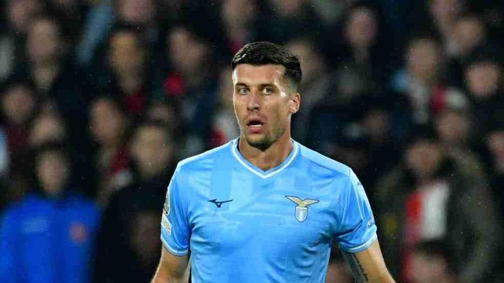 PAGELLE Feyenoord - Lazio: Casale crollato, Marusic in bambola. La squadra è un pianto 