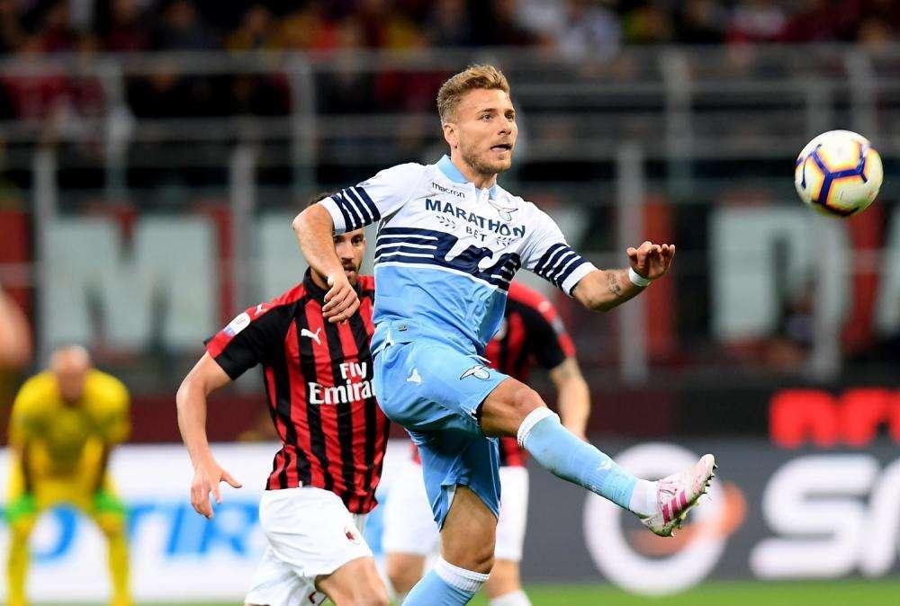 Lazio, Immobile palleggia con Rocco Hunt: e Nino D'Angelo... - FT&VD