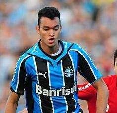 Rever è ancora vicino. Il Gremio vuole "la prima tranche del pagamento", il difensore aspetta: "Vediamo cosa mi porta il destino"