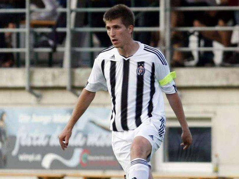 Offerto il serbo Stankovic: trattative in corso, è un profilo low cost. Ipotesi parcheggio in un club amico?